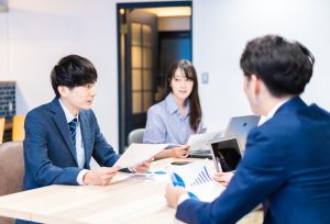 活躍できない管理職を変える！管理職に必須な能力要件と支援策を解説