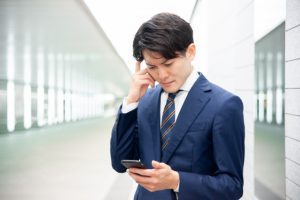 【事例あり】管理職の悩みは「板挟み」乗り越え方とNG行動を紹介