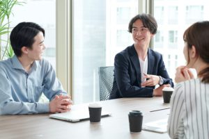 【事例から知る】ファシリテーション研修の選び方│対応範囲と、学術的背景・実践知のつながり