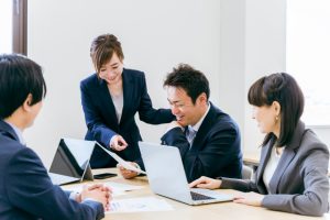 若手社員研修の企画を成功へ!疑問を解消する【Q&A】ガイド