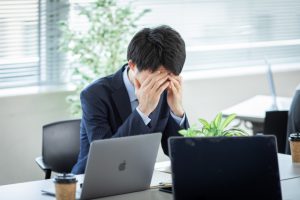 【事例あり】中堅社員の伸び悩みが危険！組織の停滞を防ぐ6つの対策