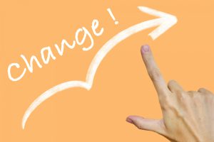 変われない管理職をどう変える？12の原因と8つの組織的アプローチ